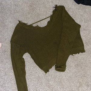 MOVING SALE! Forest green distressed forever 21 sweater worn once! Super cute